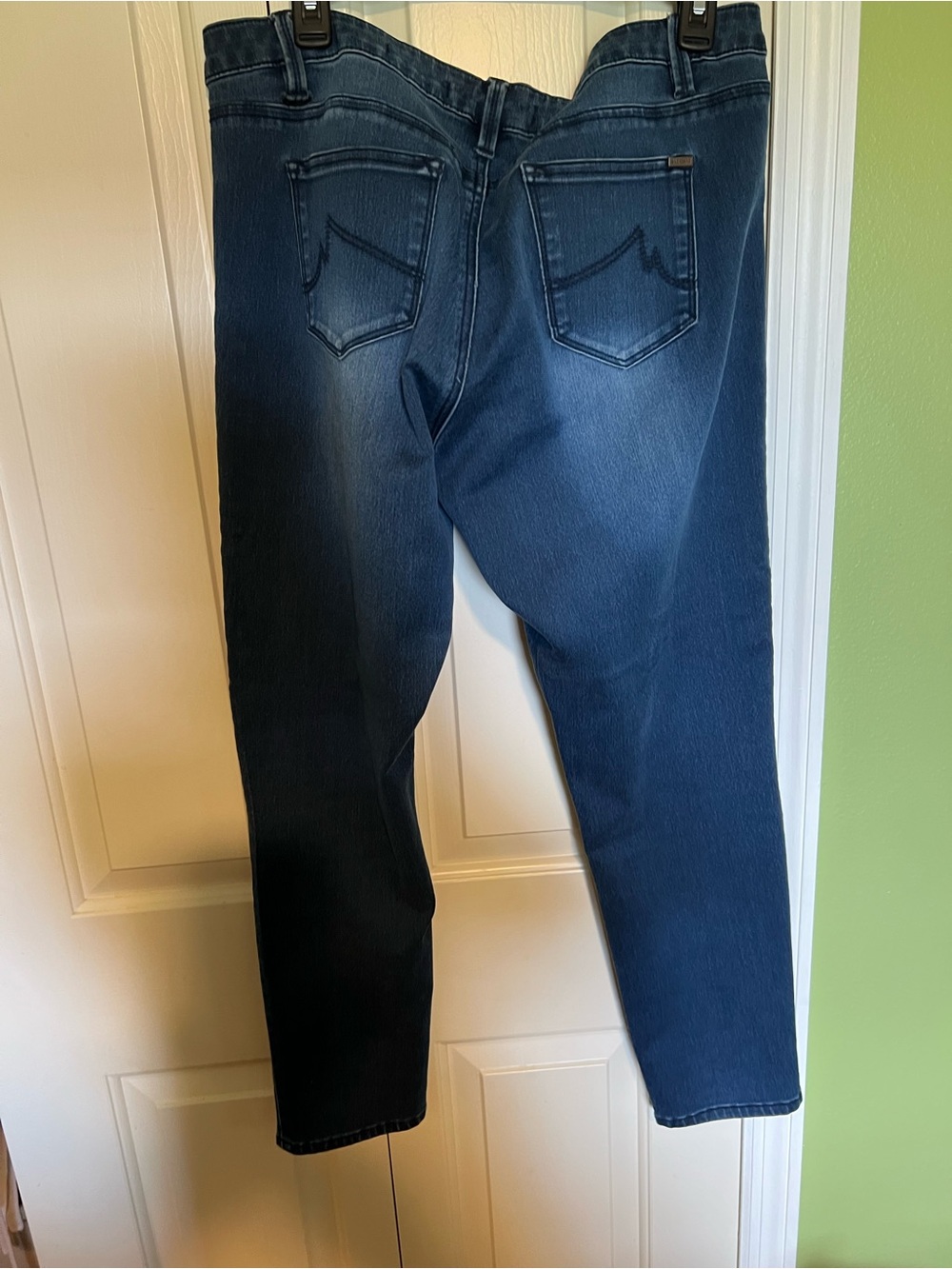 Woman Dark Blue Straight-Leg Jeans